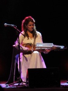 Actuació de la cantant de música sefardita Ana Alcaide.